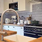 Whimsical Countryside Escape With Sprawling Garden Bristol