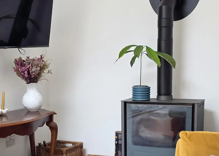 Whimsical Countryside Escape With Sprawling Garden