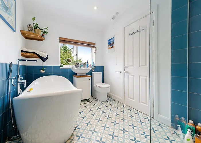 Whimsical Countryside Escape With Sprawling Garden