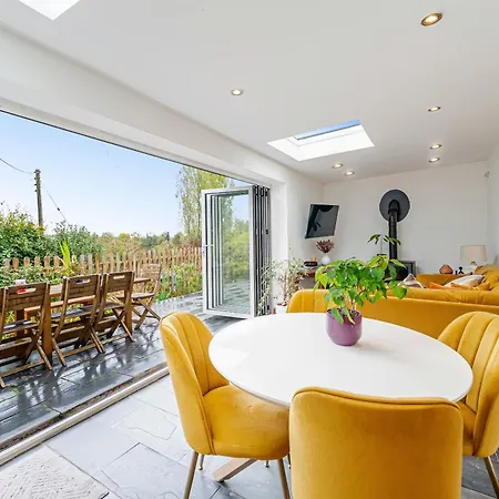 Whimsical Countryside Escape With Sprawling Garden Bristol