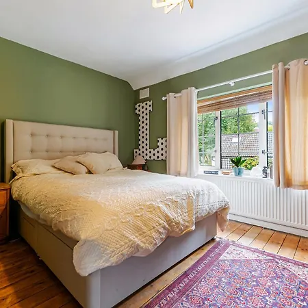 Whimsical Countryside Escape With Sprawling Garden Bristol