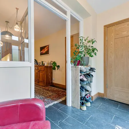 別荘 Whimsical Countryside Escape With Sprawling Garden