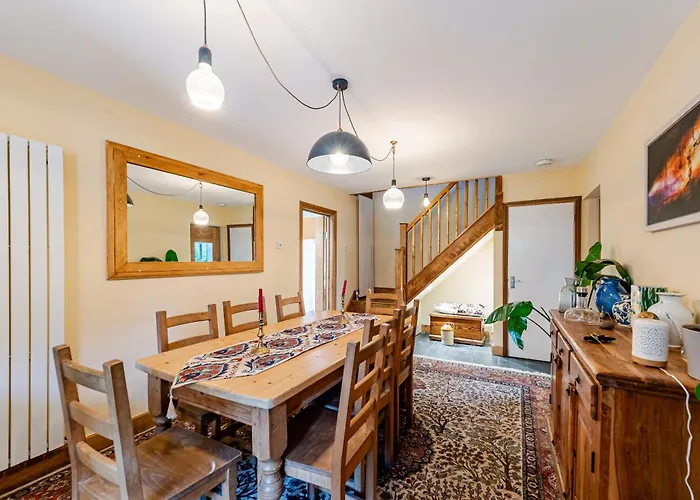 Whimsical Countryside Escape With Sprawling Garden Bristol