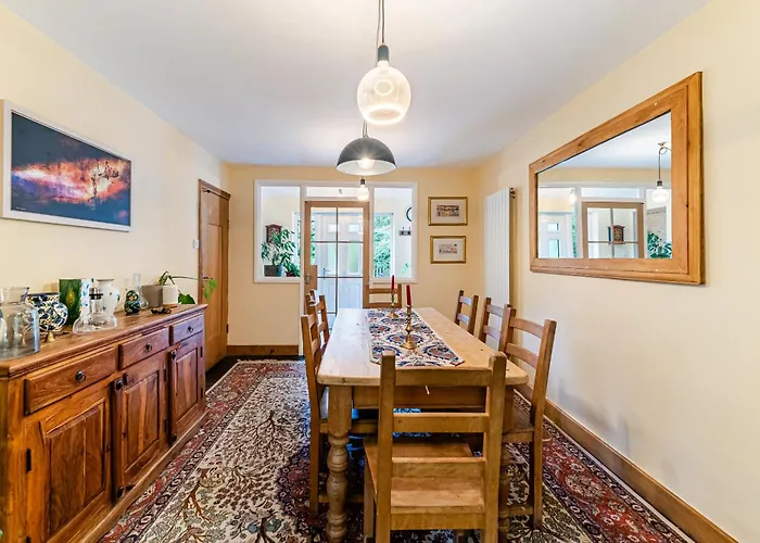 Whimsical Countryside Escape With Sprawling Garden Bristol