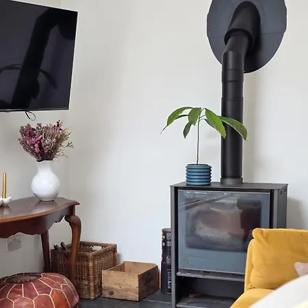 Whimsical Countryside Escape With Sprawling Garden