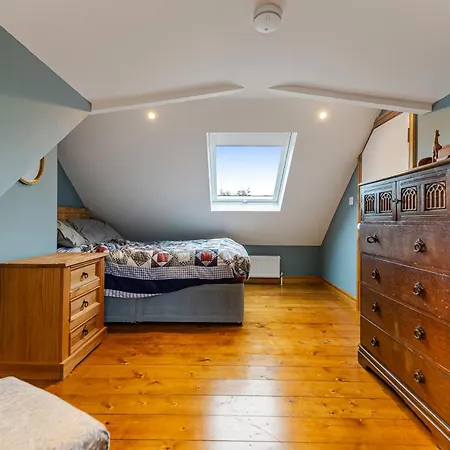 Whimsical Countryside Escape With Sprawling Garden Bristol